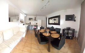 Appartement-2- Prive, Terrasse, Parking Et Jardin